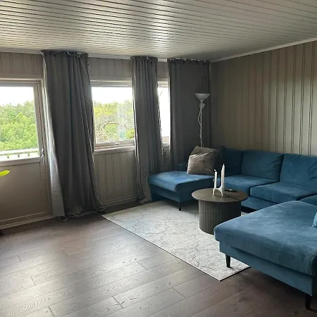 Leilighet With 2-3 Bedrooms *