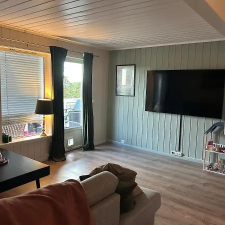 Leilighet With 2-3 Bedrooms